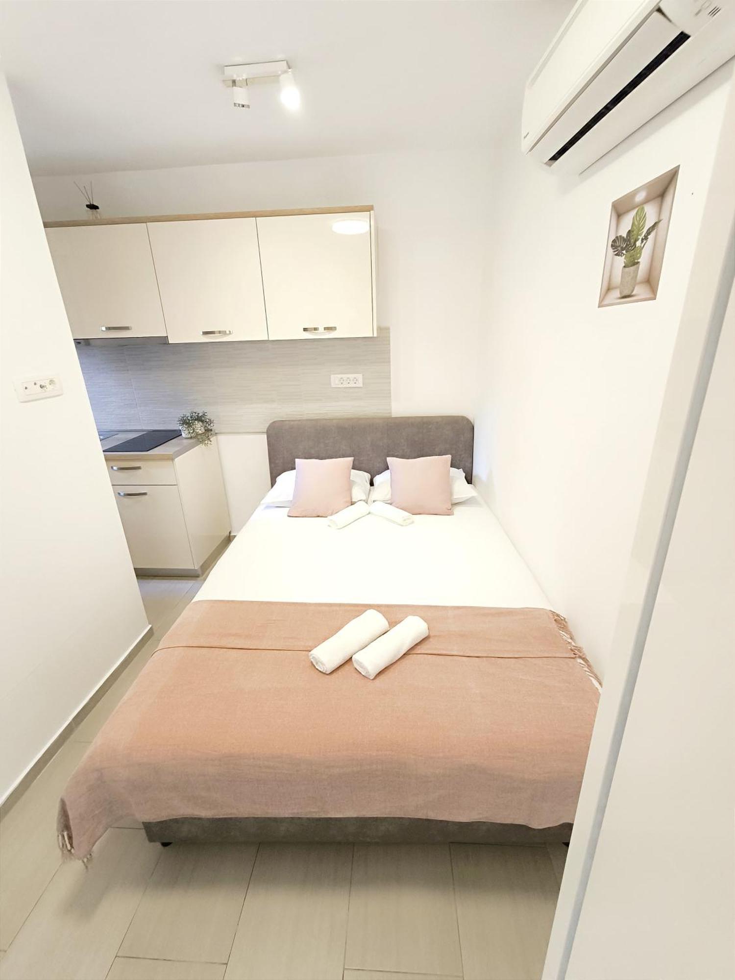 Central Apartment & Room Niko スプリト エクステリア 写真