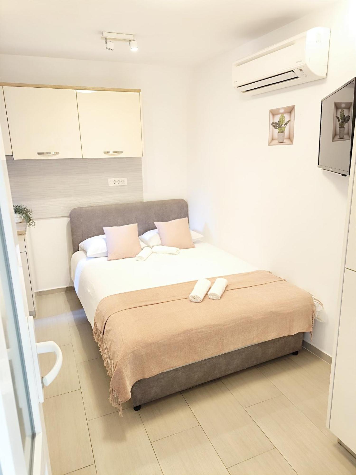 Central Apartment & Room Niko スプリト エクステリア 写真