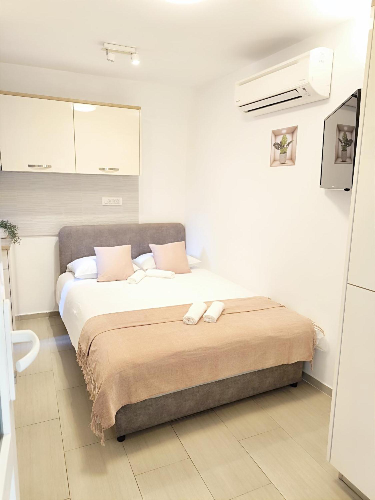Central Apartment & Room Niko スプリト エクステリア 写真