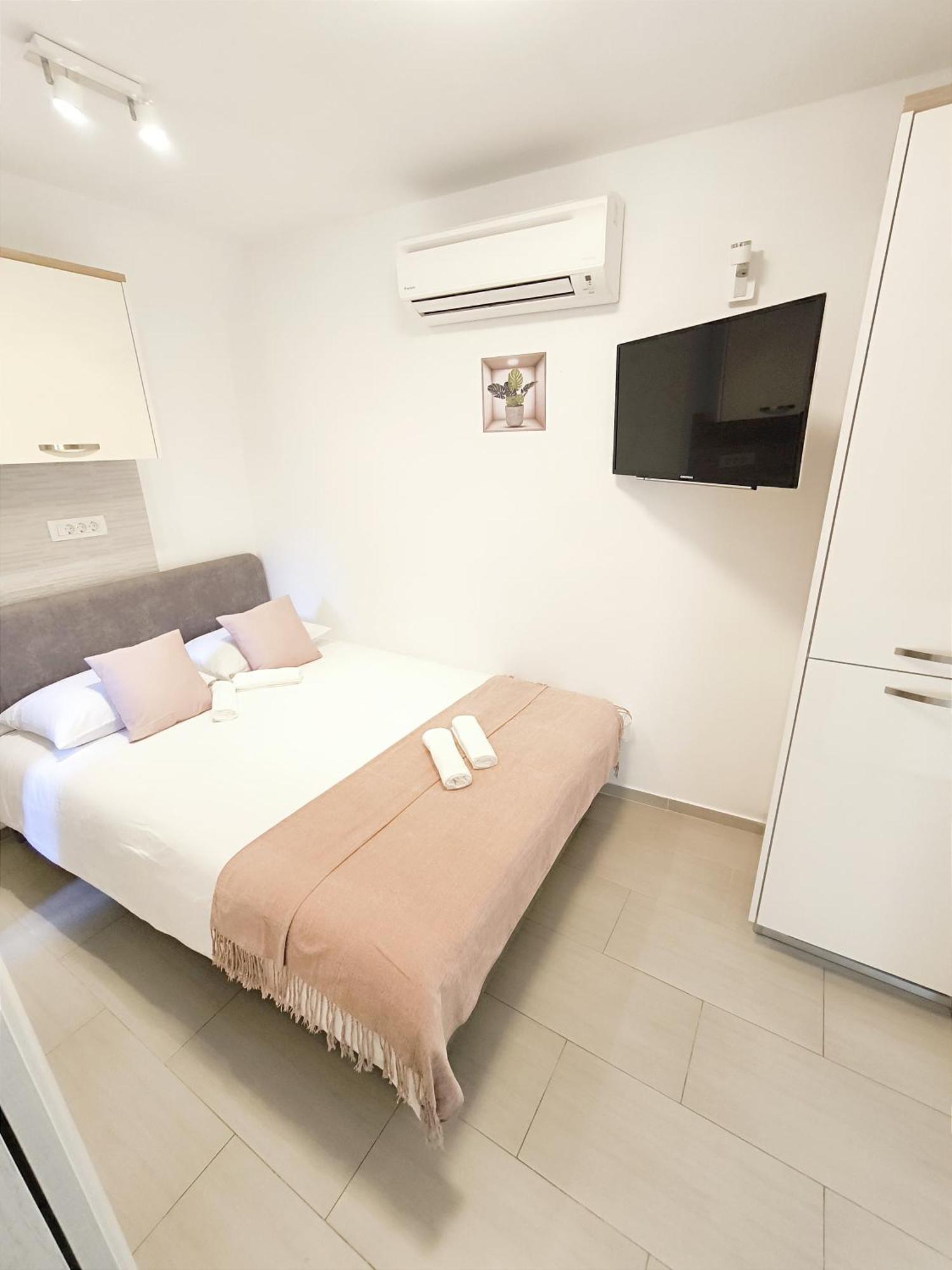 Central Apartment & Room Niko スプリト エクステリア 写真